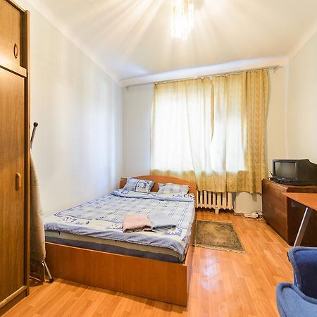 Квартира По Адресу Ул. Черняховского 12 Kiev Exterior foto