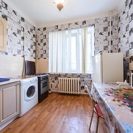 Квартира По Адресу Ул. Черняховского 12 Kiev Exterior foto