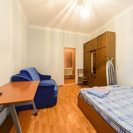 Квартира По Адресу Ул. Черняховского 12 Kiev Exterior foto