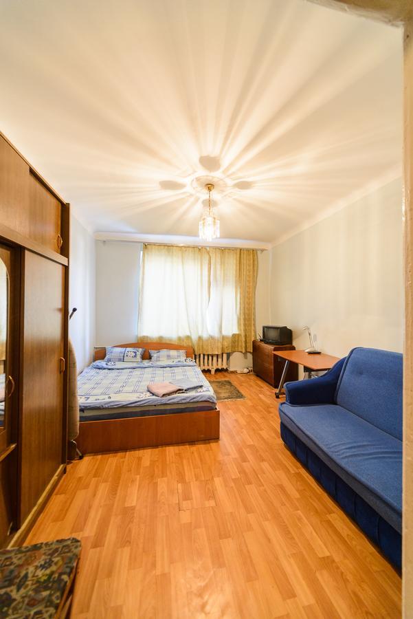 Квартира По Адресу Ул. Черняховского 12 Kiev Exterior foto